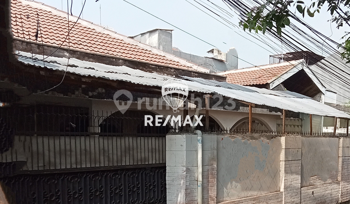 DIJUAL RUMAH HITUNG TANAH DIBAWAH NJOP AREA KEBON BARU TEBET