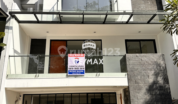 FOR RENT: HOUSE IN PONDOK LABU GREEN GARDEN COMPLEX 1