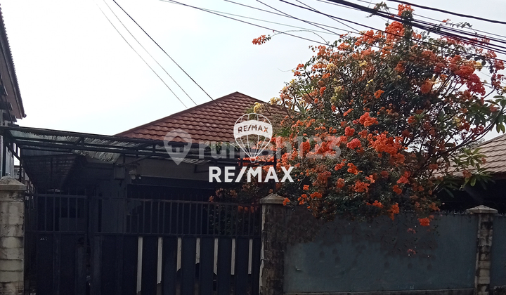DIJUAL RUMAH BESAR BANGUNAN LAMA KAWASAN CILILITAN KRAMAT JATI