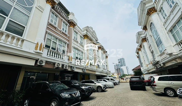 DIJUAL CEPAT RUKO CROWN PALACE 4 LANTAI KAWASAN TEBET SEMI FURNISHED