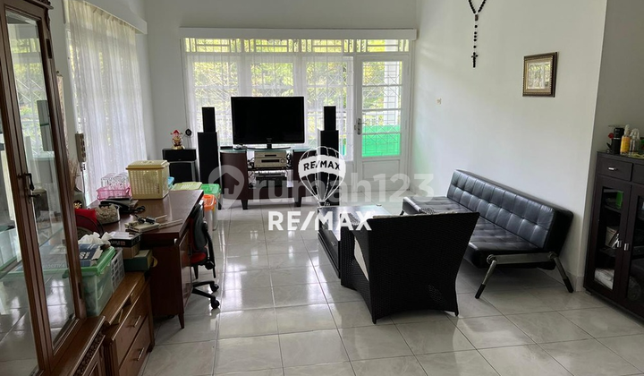 DIJUAL VILLA DI CISARUA BOGOR AREA ASRI DAN NYAMAN DENGAN VIEW INDAH