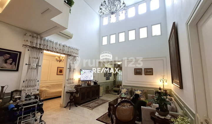 DIJUAL DAN DISEWAKAN RUMAH TINGGAL MODERN ADA SWIMMING POOL DI MENTENG