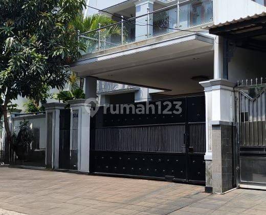 Dijual Rumah Cempaka Putih 260m2 Lokasi Bagus, Nyaman, 2 Lantai, Kode Ks 1