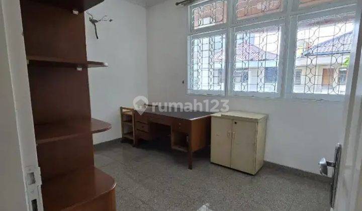 Disewakan Rumah Sunter 119 M2 Nyaman, 2 Lantai, Hanya 165 Juta Per Tahun 2