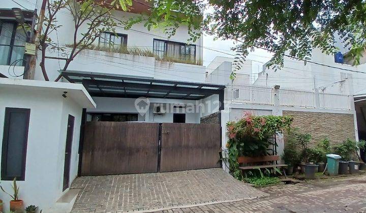 Dijual di bawah Harga Pasar Rumah di Veteran - Bintaro Jarang Ada