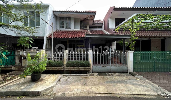 House with Land Calculation in Tebet, Wide Road, Quiet Neighborhood, Very Rare