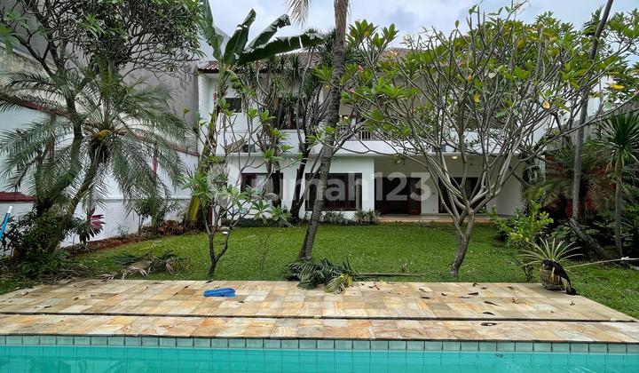 Rumah Tropical House Luas Besar Kemang Jakarta Selatan