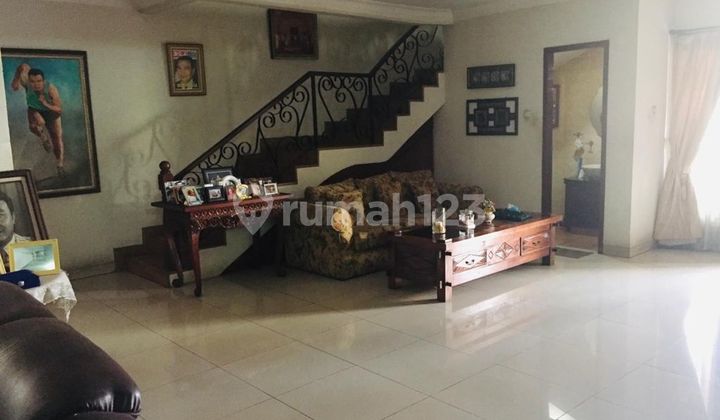 Whose House Occupied in the Strategic Kemang Raya Area Suitable for Business 2