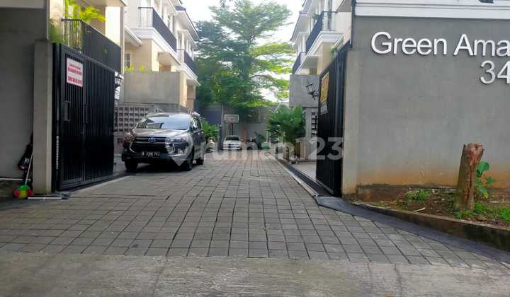 Townhouse Close to Appraisal Price, Rare Find Near Pejaten Village