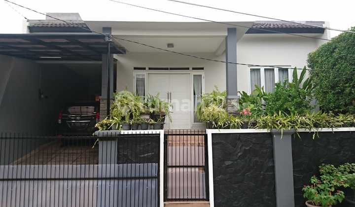 Well-Maintained House in a Quiet Complex with Wide Roads, Rare in Jati Padang 2