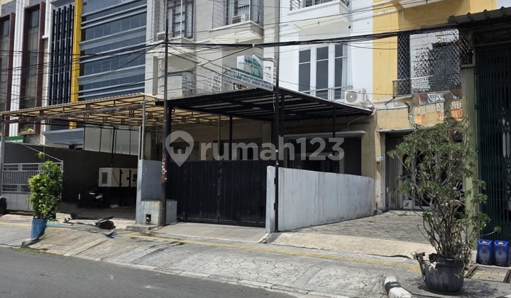 3-Story Shop House in a Strategic Location in Grogol, West Jakarta 1