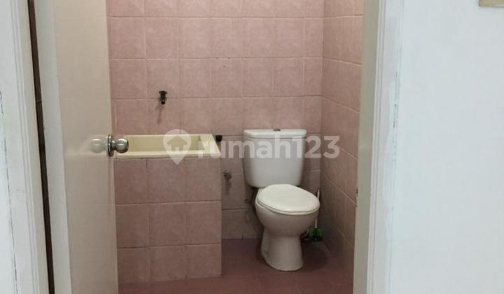 Rumah Siap Huni Bebas Banjir di Tomang 2