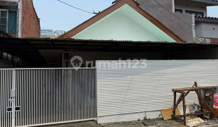 Rumah Baru Renovasi Di Tomang 
