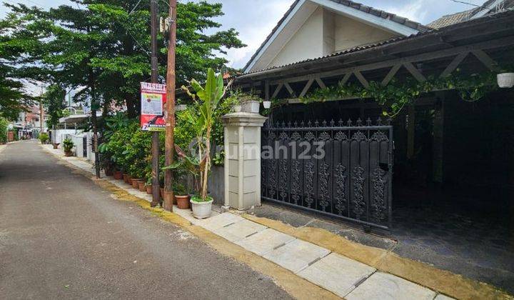 Dijual Rumah di Kebayoran Baru, Jakarta Selatan Strategis 1