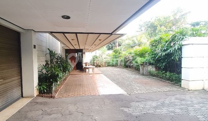 Dijual Rumah di Simprug Golf, Jakarta Selatan Bagus 2