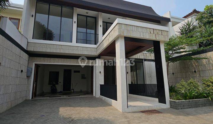 Rumah di Kemang, Jakarta Selatan Mewah dan Bagus 1