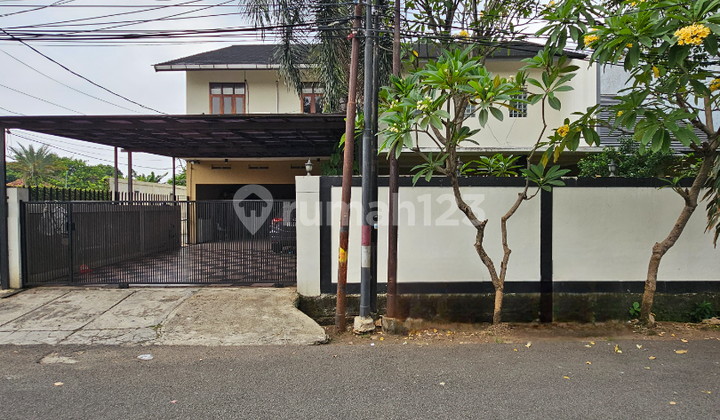Rumah di Cipete, Jakarta Selatan kompleks jalan lebar Rumah di Cipete, Jakarta Selatan kompleks jalan lebar