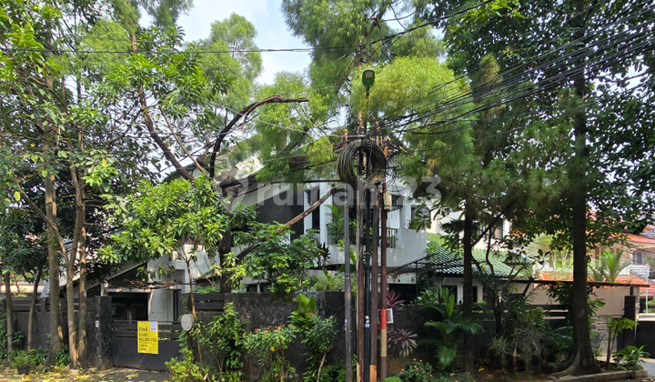 Rumah Di Komplek Lebak Bulus, Jakarta Selatan Asri