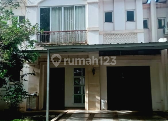 For Sale House in Bsd City, In a Good Complex For Sale House in Bsd City, In a Good Complex