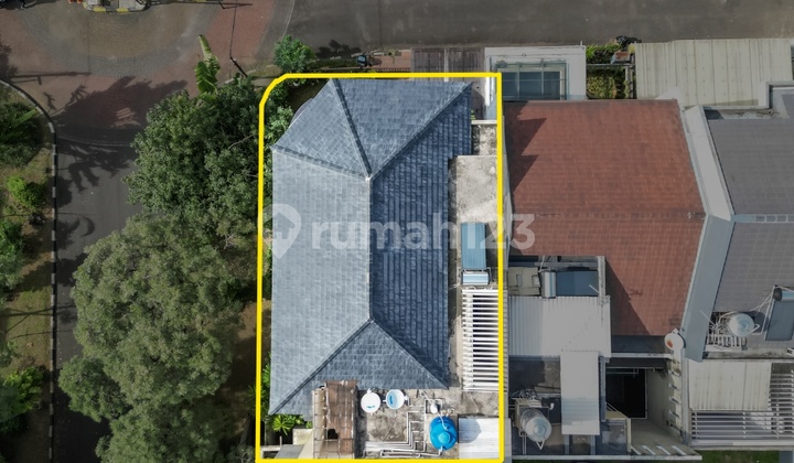 For Sale House in Kebayoran Lama, South Jakarta Within a Complex 2