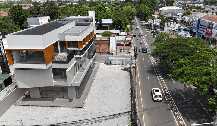 Gedung di Cilandak Kko Raya, Jakarta Selatan Strategis 1