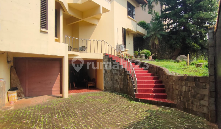 Rumah Lama Di Simprug, Jakarta Selatan Kompleks