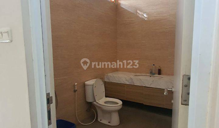 Turun Harga! Rumah 2 Lantai Akses Mudah di Taman Alfa Indah 2