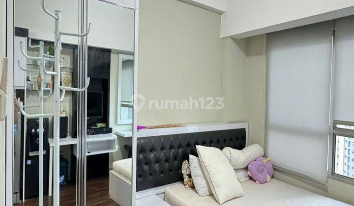 Freesia Studio Furnish Springlake Summarecon Bekasi 2