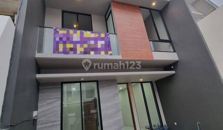  Rumah Semi Furnished Baru SHM - Sertifikat Hak Milik di BABATAN PANTAI, Babatan 1