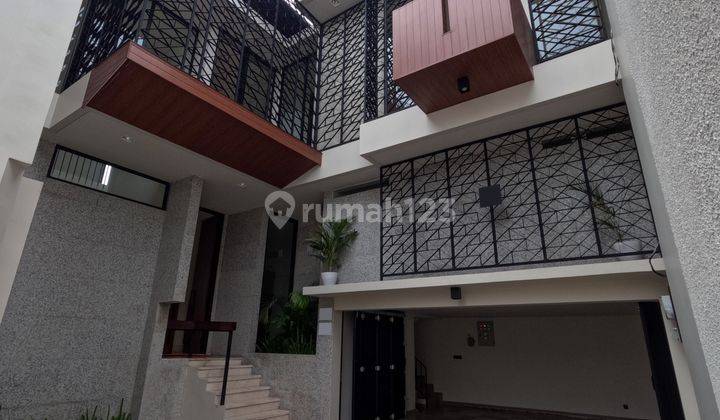 Townhouse 3 Lantai Kemang Jakarta Selatan 1