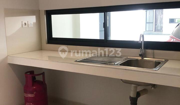 3-Story Ready-to-Occupy House in Lebak Bulus, South Jakarta 2