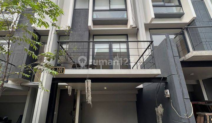 Rumah 3 Lantai Siap Huni di Jagakarsa, Jakarta Selatan 1