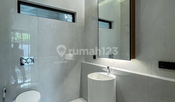 Rumah 2 Lantai di Kemang, Jakarta Selatan Tenang Mewah Nyaman 2