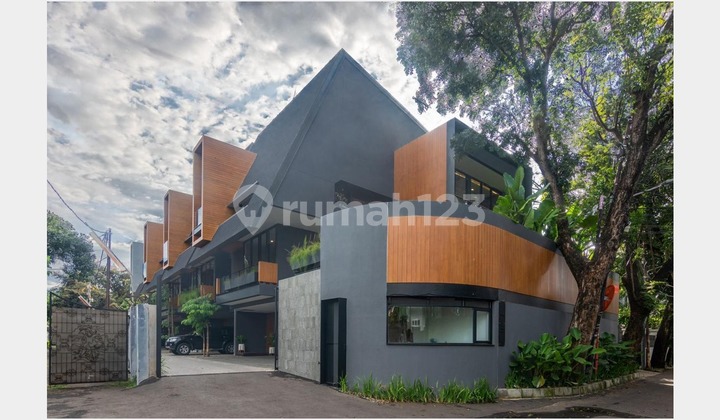 Rumah Bagus SHM Kemang, Jakarta Selatan Unfurnished