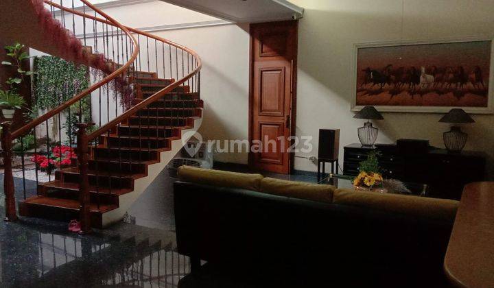 Rumah Mewah 2,5Lantai Pantai Mutiara SHM Dimensi 23 X 23 1