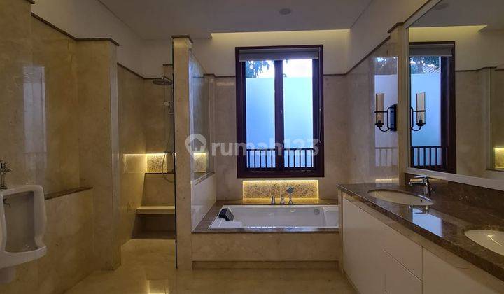 Kemang Dalam Private Lift Pool Marmer High Ceiling 2