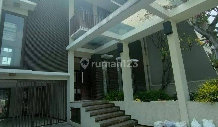 Rumah 3 Lantai Meruya Utara Ada Private Pool Design Tropical Resort 2