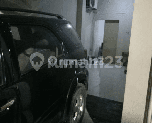 Dijual Rumah Murah 2 1 2 Lantai di Jalan Tanjung Duren Selatan 2