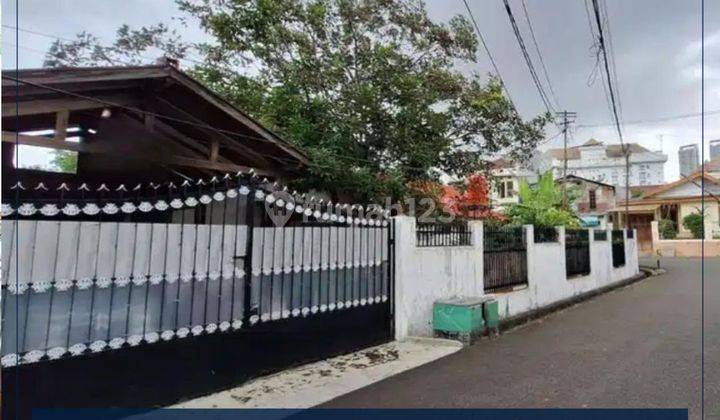 Dijual Rumah Hoek Bangunan Lama Kemanggisan Ilir 1