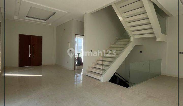 Rumah Mewah 3.5 Lantai Posisi Hook Serenade Pik 2