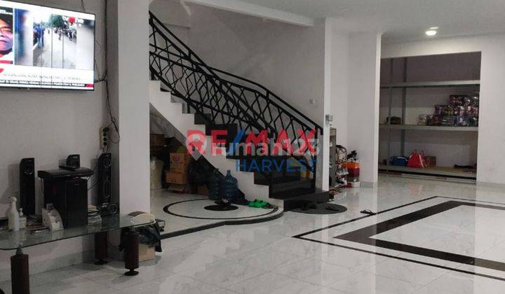 DIJUAL RUMAH MEWAH & BAGUS, Bangunan Baru. Komplek Jembatan Dua. Lokasi Strategis, Siap Huni Rumah 4 Lantai Semi Furnished Bagus SHM - Sertifikat Hak Milik di Rumah Komplek Jembatan Dua, Jembatan Dua 2