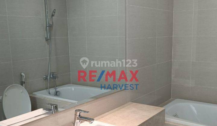 DIJUAL TOWN HOUSE PURI MANSION ESTATE, View Swimming Pool, Kondisi Bagus & Siap Huni Rumah 3 Lantai Semi Furnished Bagus SHM - Sertifikat Hak Milik di Town House Puri Mansion Estate, Jakarta Barat, Puri Mansion 2