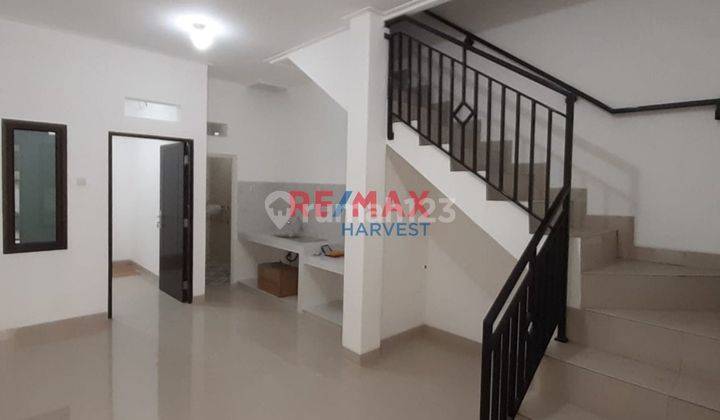 HOT DEAL! Dijual Brand New House Tanjung Duren, Jakarta Barat. Lokasi Strategis. Kondisi Sangat Bagus & Siap Huni Rumah 3 Lantai Unfurnished Baru Shm - Sertifikat Hak Milik Di Tanjung Duren, Jakarta Barat, Tanjung Duren 1