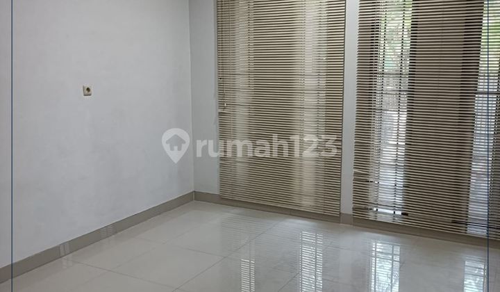Very Cheap Ready to Occupied Minimalist House in Kebon Jeruk Indah Complex 2