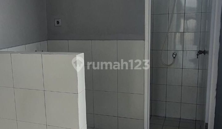 Beautiful House Very Cheap Ready to Live In Duri Kepa West Jakarta 2