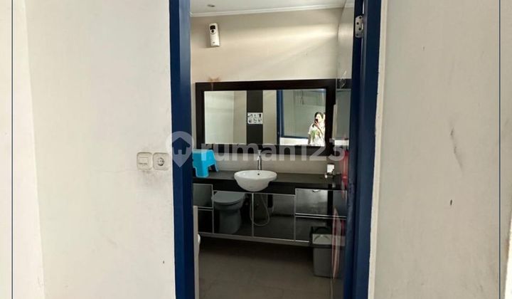 Cheap & Strategically Located Spacious House Suitable for Business in Pajajaran, Bandung 2