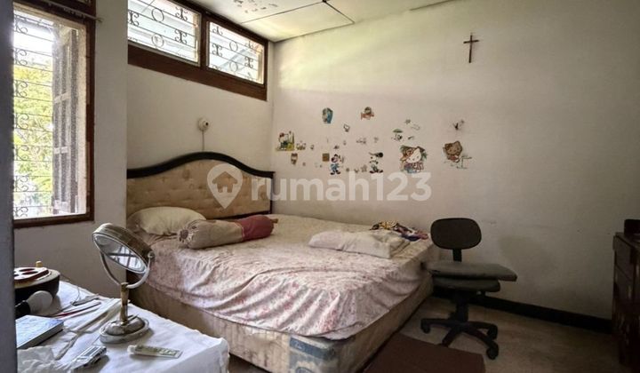 Dijual Cepat Rumah Luas Posisi Hoek Lokasi Strategis di Kebon Jeruk, Jakarta Barat 2