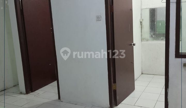 Dijual / Disewa Murah Ruko Siap Pakai Lokasi Sangat Strategis Parkiran Luas di Petojo, Jakarta Pusat