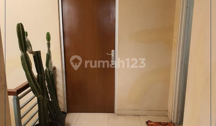 Dijual Murah - Rumah Bagus Siap Huni 3 Lantai Semi Furnished & Bisa Kpr Di Tanjung Duren, Jakarta Barat 2