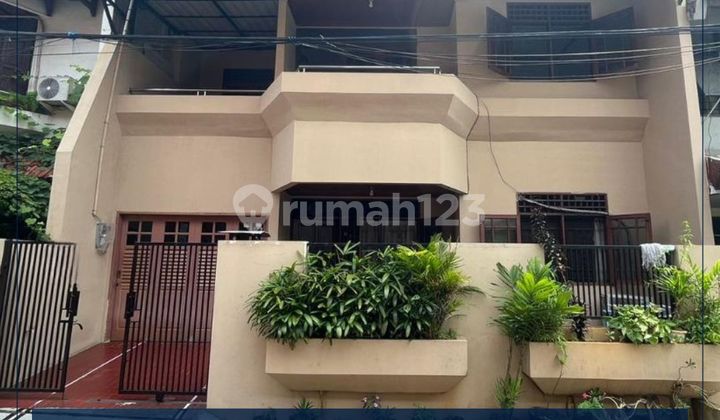 Dijual Cepat - Rumah Bagus Siap Huni Sangat Strategis & Bisa Kpr Di Jakarta Barat Dijual Cepat - Rumah Bagus Siap Huni Sangat Strategis & Bisa Kpr Di Jakarta Barat
